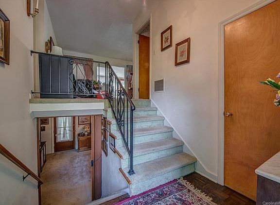 2nd image of 700 Kemswick Cir