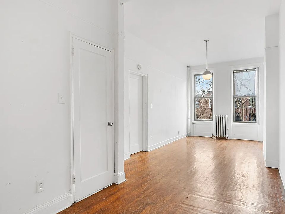 1st image of 211 Saint James Pl APT 4D