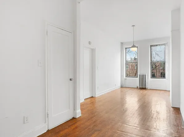 211 Saint James Place image 1 of 10