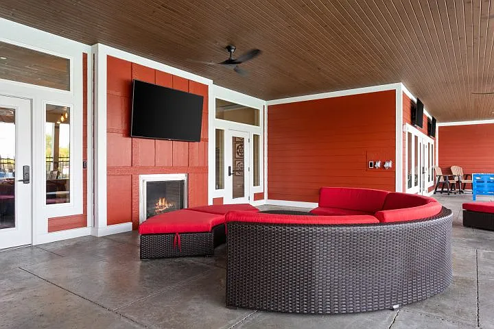 4534 Hogan Dr — Photo 18