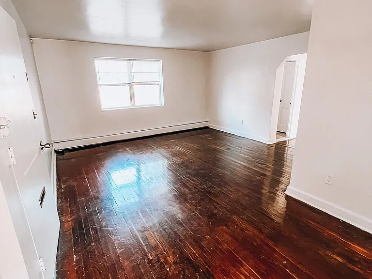 1238 Magnolia Ave — Photo 2