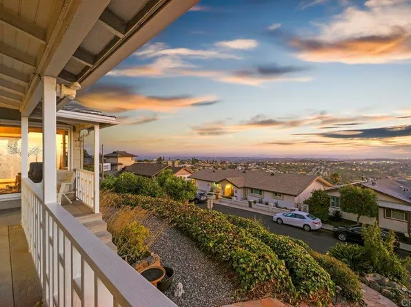 4339 Summit Dr, La Mesa, CA 91941