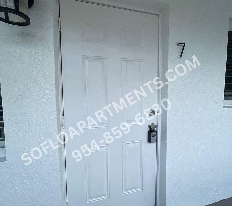 1st image of 701 SW 14th Ave APT 4