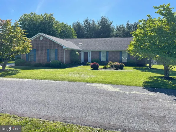497 Sunrise Dr, Moorefield, WV 26836