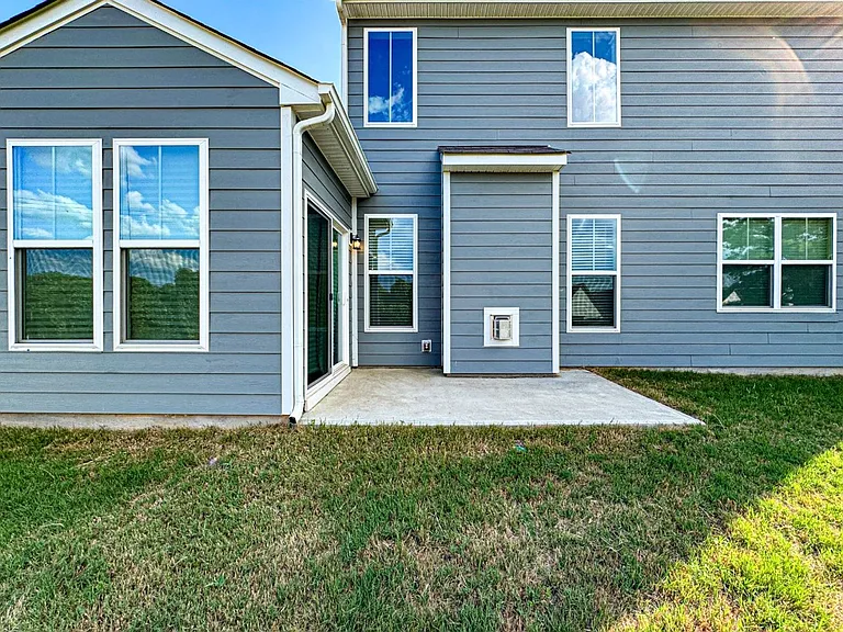 612 Columbus Cir — Photo 19