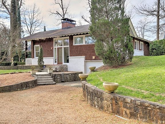 4th image of 1087 Lee Cir NE