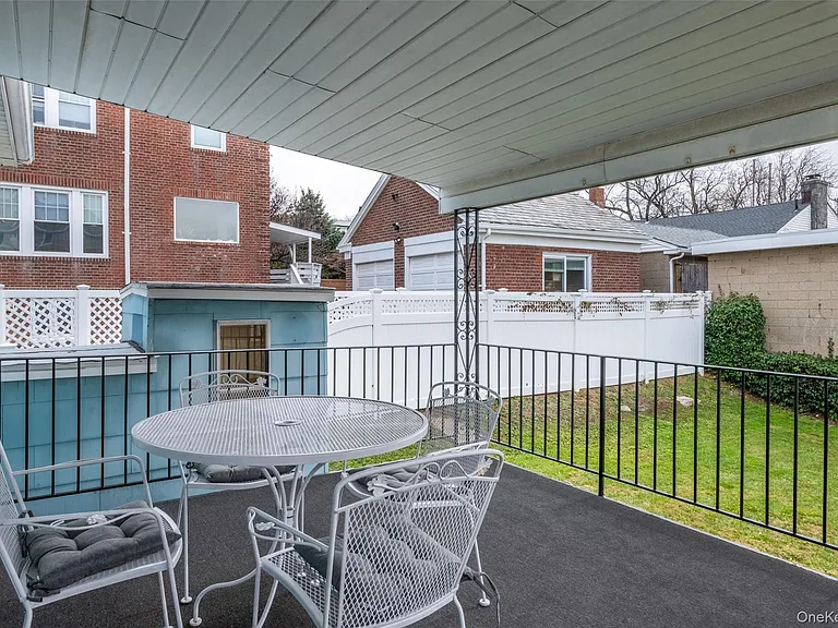10 Pell Pl — Photo 23