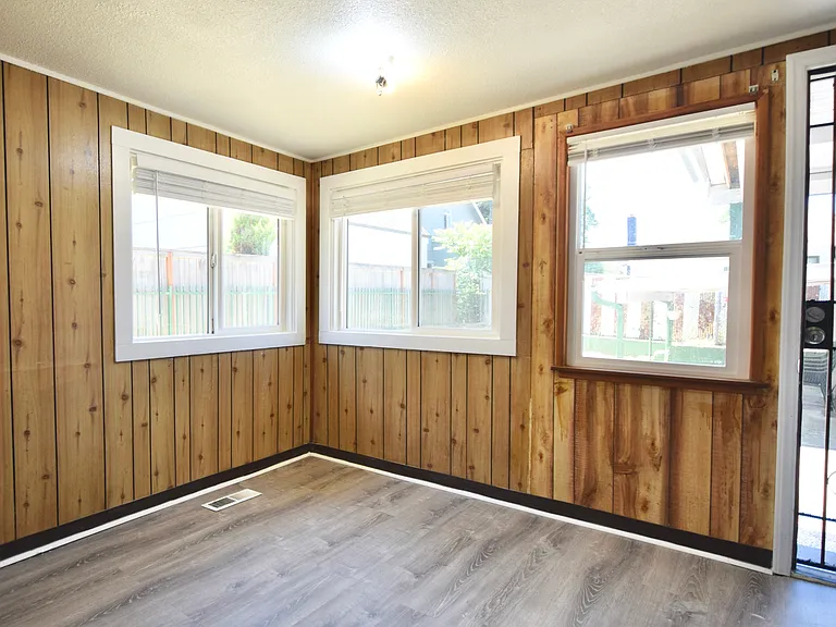 5841 NE 18th Ave — Photo 28