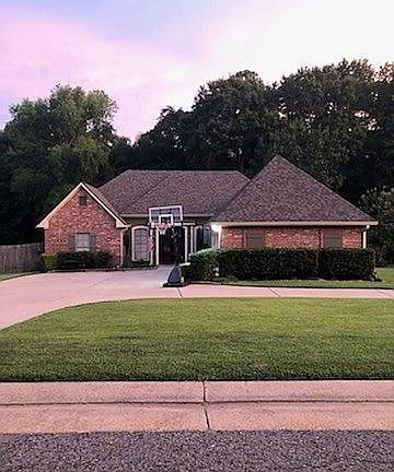 3rd image of 321 Northbrook Dr