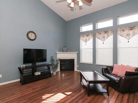 3rd image of 14804 Thornton Dr