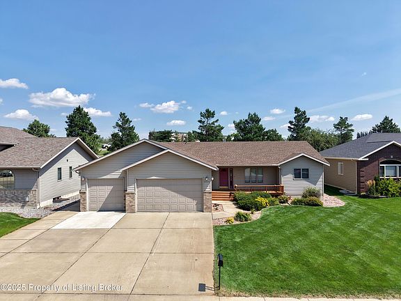 2nd image of 2052 Prairie Oak Dr