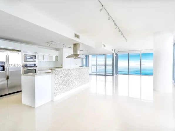 601 NE 36th St, Miami, FL