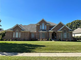 851 Redwood Dr, Akron, OH 44312