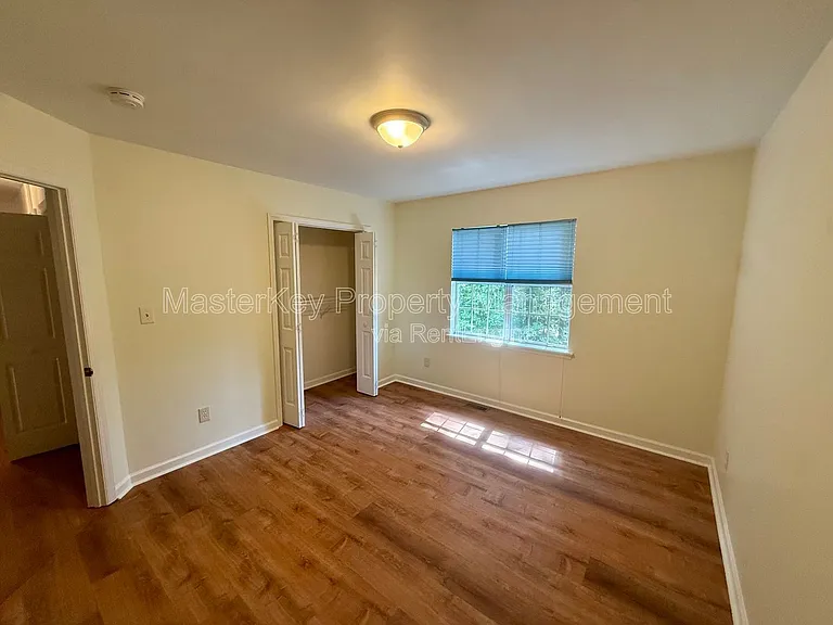 327 Saint Thomas Dr — Photo 20