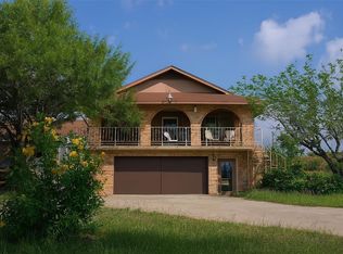 197 Madison Ave, Zapata, TX 78076