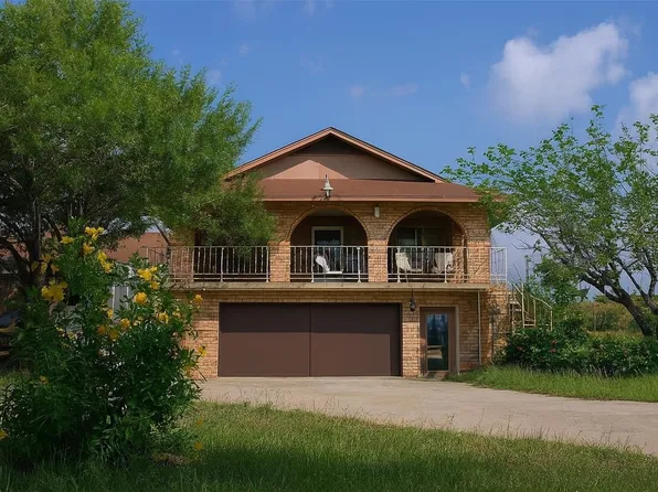 197 Madison Ave, Zapata, TX 78076