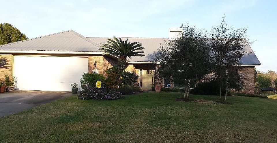 1st image of 1521 Lakeside Dr