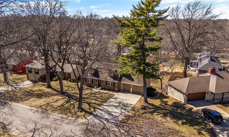 7904 Outlook Ln, Prairie Village, KS 66208 | Zillow