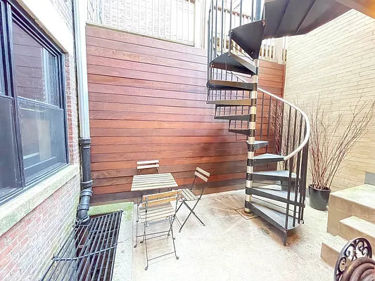 Rented by Bruma Realty LLC | media 28