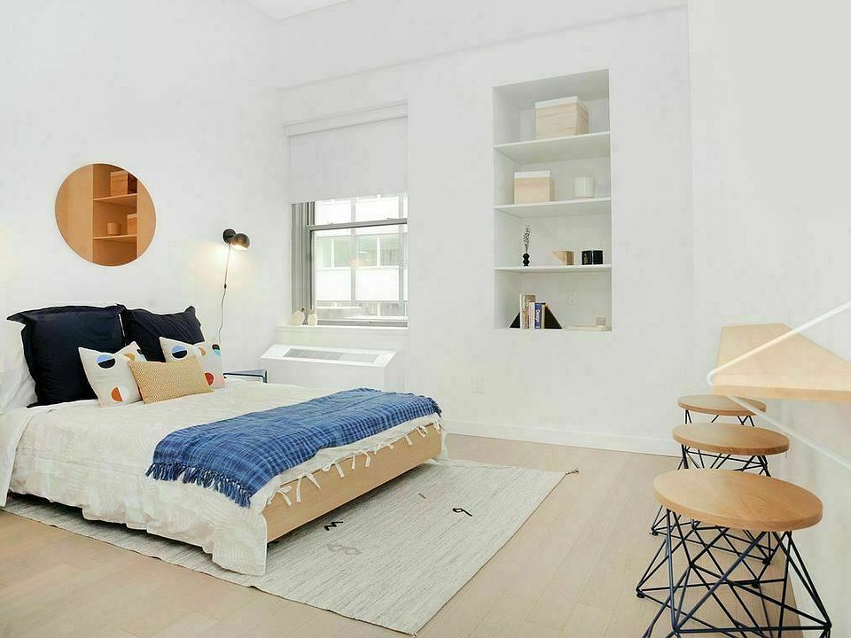 1st image of 20 Exchange Pl APT 2401