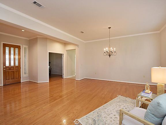 5th image of 108 High Trail Dr