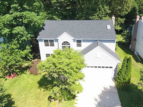 2nd image of 405 Idleoak Ct