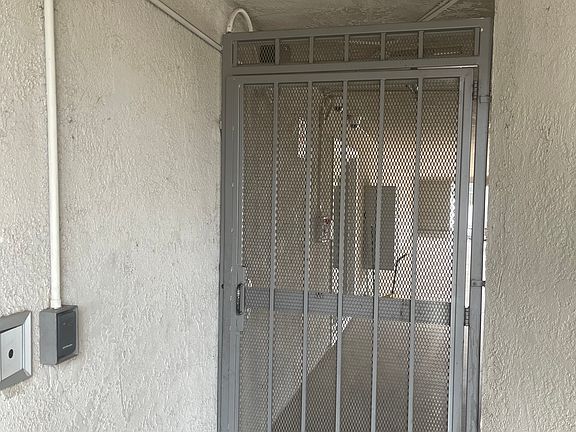 4th image of 2741 Park Ave APT 4