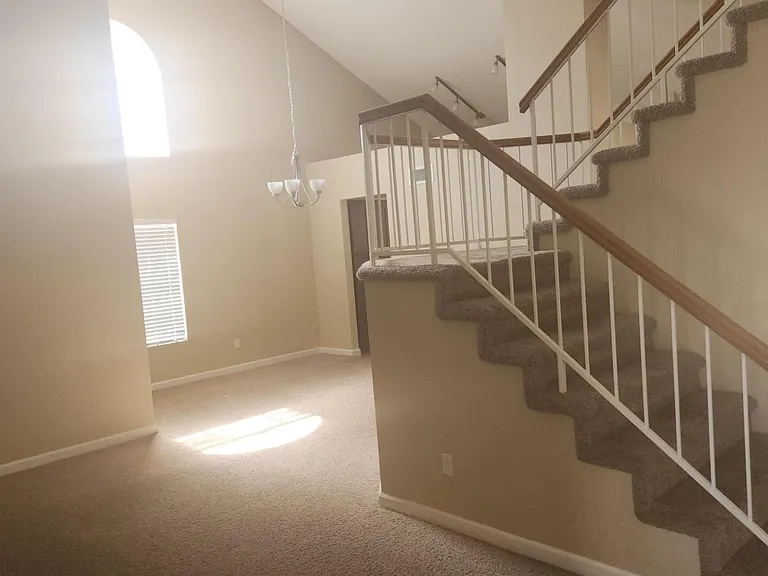 1683 W Carla Vista Dr — Photo 7