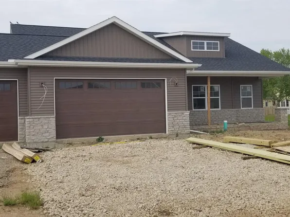 1307 Stoney Walk Way, Chillicothe, IL 61523