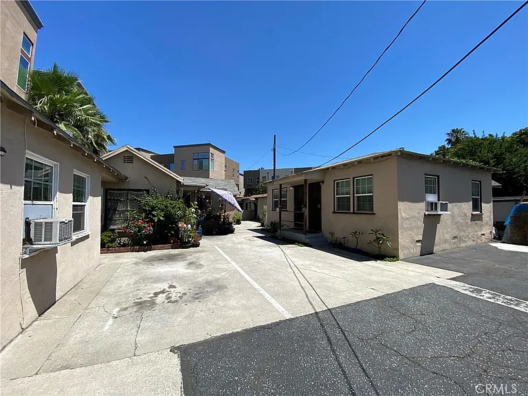 11427 1/4 Garvey Ave — Photo 6