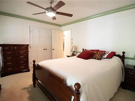 3rd image of 1218 Foxfire Dr