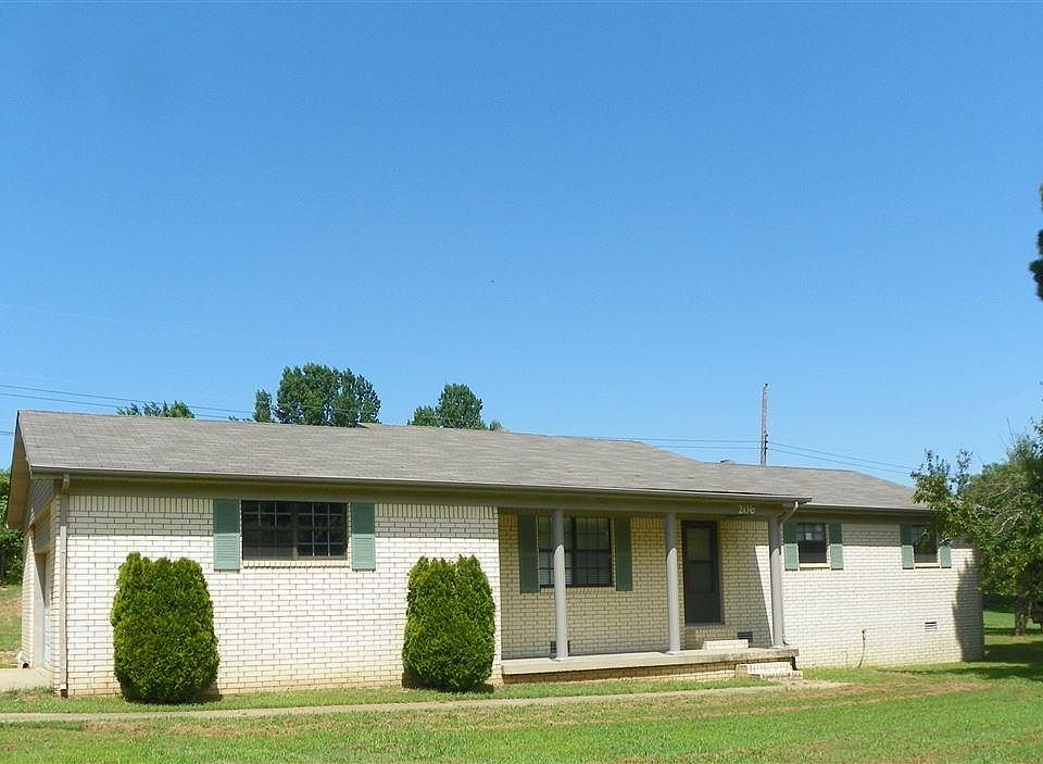 1st image of 206 Center Valley Dr