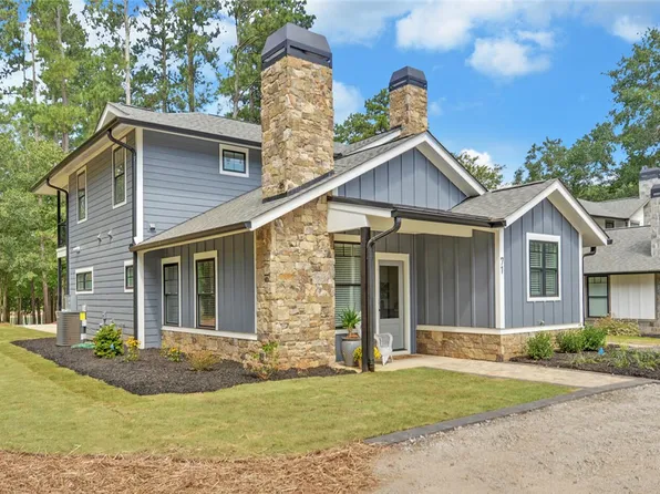 71 & 73 Woodlake Ct, Hartwell, GA 30643