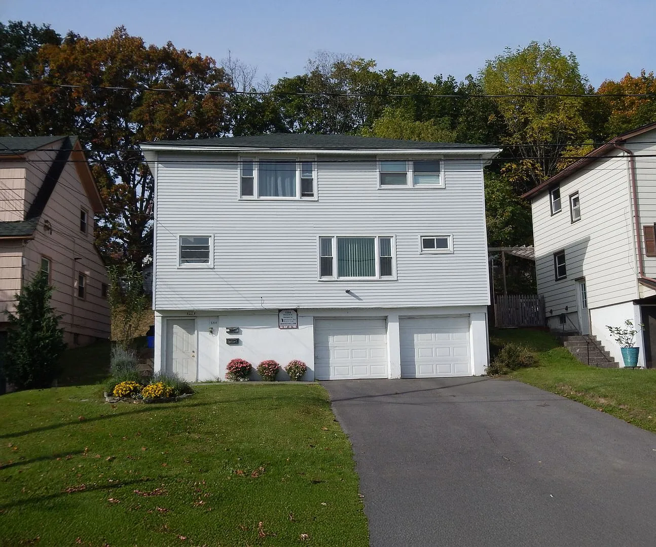 1264 Westcott Street Apt 1 - 3 Bedroom with Garage - Across from Barry Park - Available 8/1/27 — Photo 2