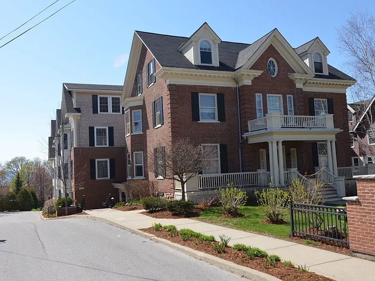81 S Williams St #403 — Photo 3