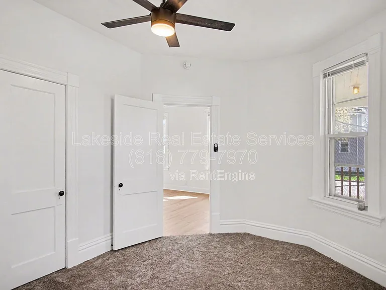 1101 Dayton St SW — Photo 9