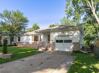 1909 S Pickwick Avenue, Springfield, MO 65804