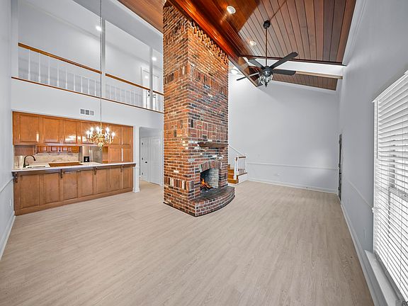 5th image of 1731 Manor Oak Dr