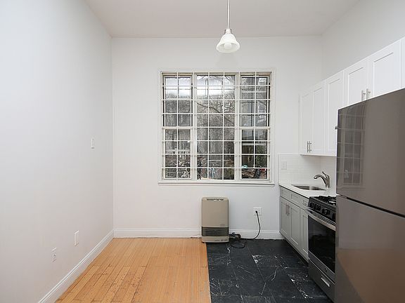 2nd image of 1362 Dekalb Ave #1R