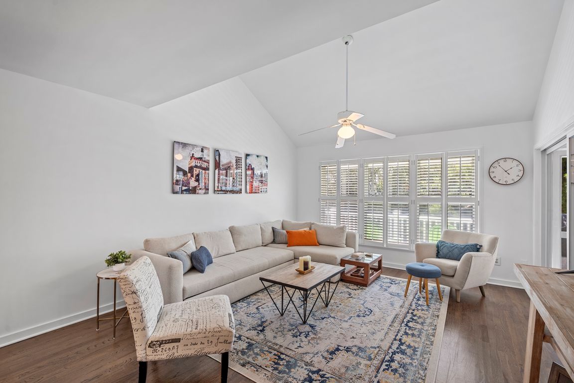 next background image