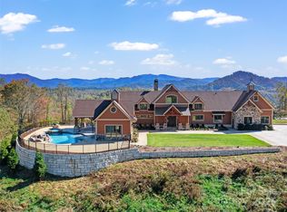 946 Ridge Rd, Green Mountain, NC 28740