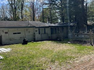 242 Hickory St, Gladwin, MI 48624