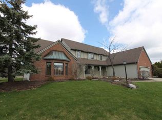 8227 Fieldcrest Ct, Fort Wayne, IN 46825