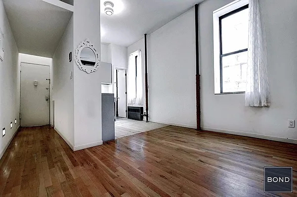 Rented by Bond New York | media 13