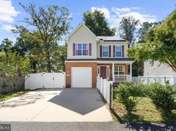 909 8th St, Pasadena, MD 21122