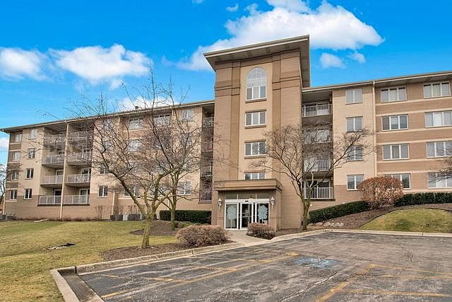 1st image of 480 E Montrose Ave APT 205
