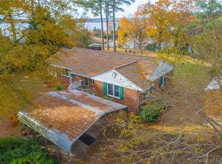 1317 Laurens Rd, Gloucester Point, VA 23062