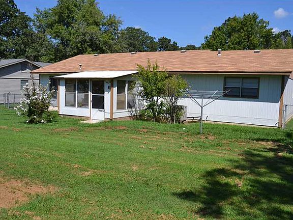 3rd image of 1310 Forest Dr
