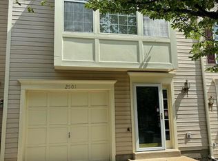 2501 Clover Field Cir, Herndon, VA 20171