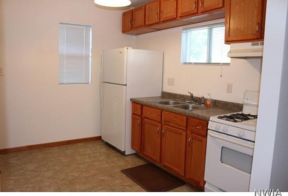 4th image of 3361 Dupont St